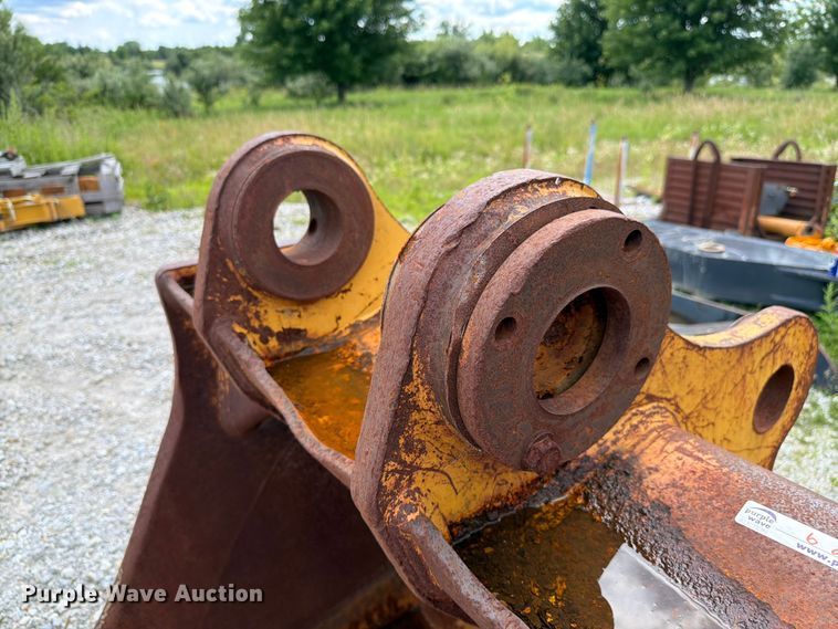 image for item FK4042 (8) excavator buckets