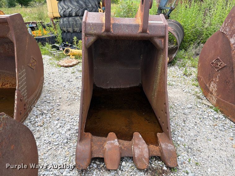 image for item FK4042 (8) excavator buckets