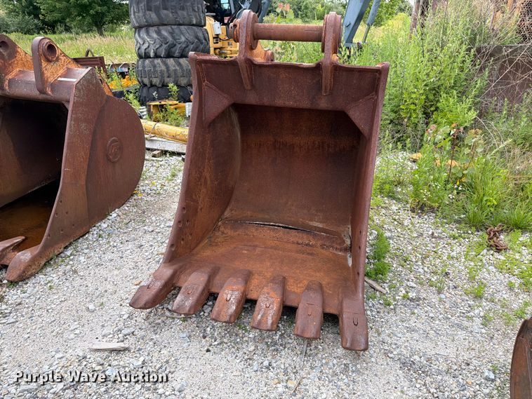 image for item FK4042 (8) excavator buckets