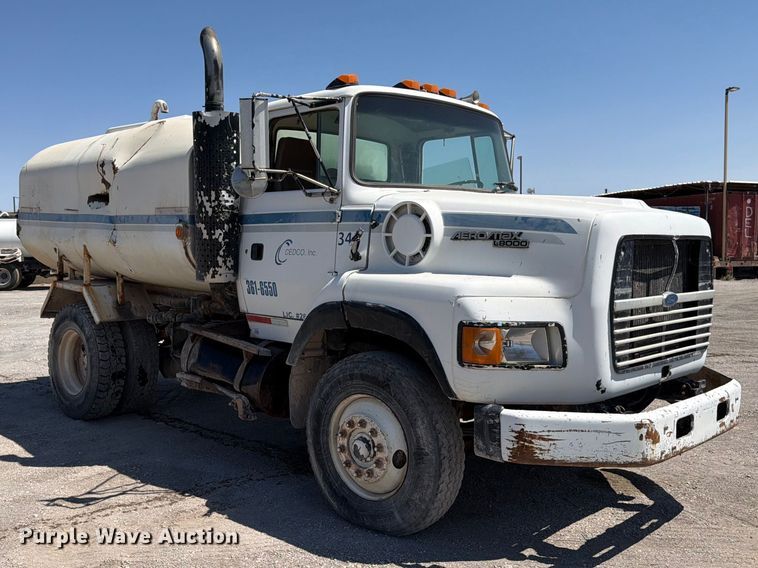 image for item FK4516 1991 Ford LA8000 water truck