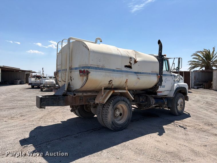 image for item FK4516 1991 Ford LA8000 water truck