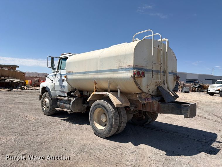 image for item FK4516 1991 Ford LA8000 water truck
