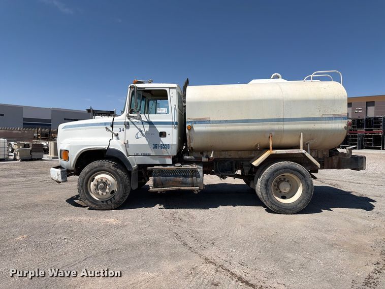 image for item FK4516 1991 Ford LA8000 water truck
