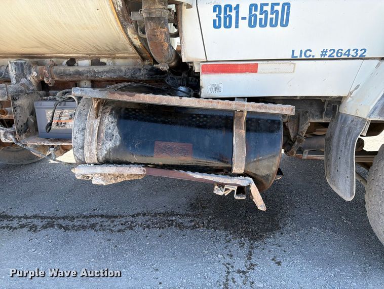 image for item FK4516 1991 Ford LA8000 water truck