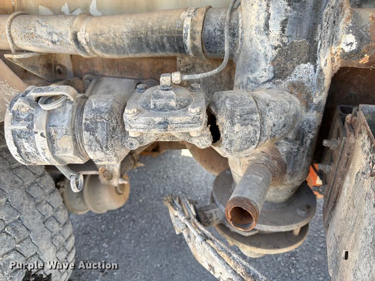 image for item FK4516 1991 Ford LA8000 water truck
