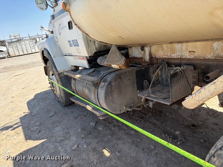 image for item FK4516 1991 Ford LA8000 water truck