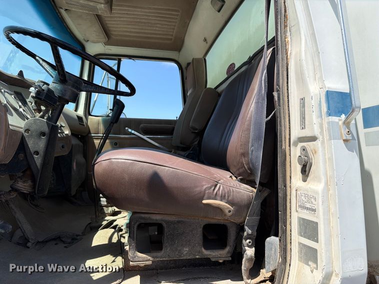 image for item FK4516 1991 Ford LA8000 water truck