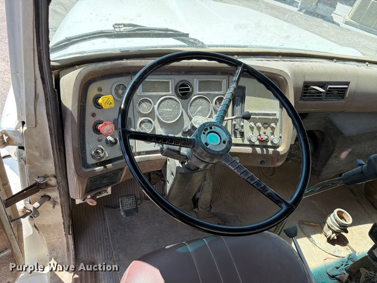 image for item FK4516 1991 Ford LA8000 water truck