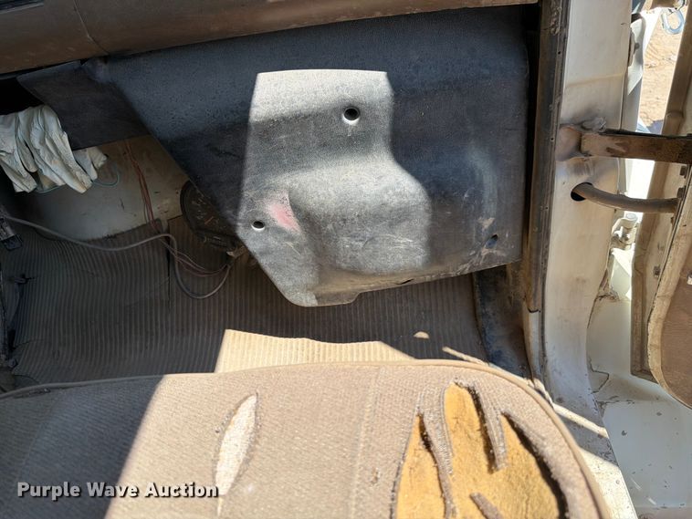 image for item FK4516 1991 Ford LA8000 water truck