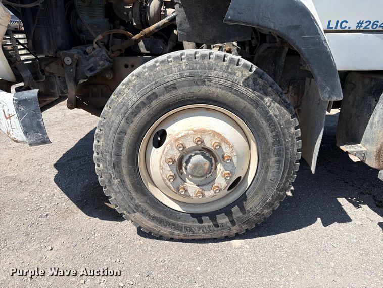 image for item FK4516 1991 Ford LA8000 water truck