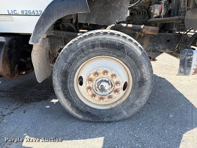 image for item FK4516 1991 Ford LA8000 water truck