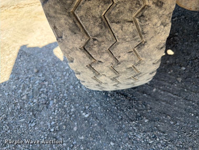 image for item FK4516 1991 Ford LA8000 water truck