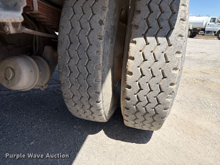 image for item FK4516 1991 Ford LA8000 water truck