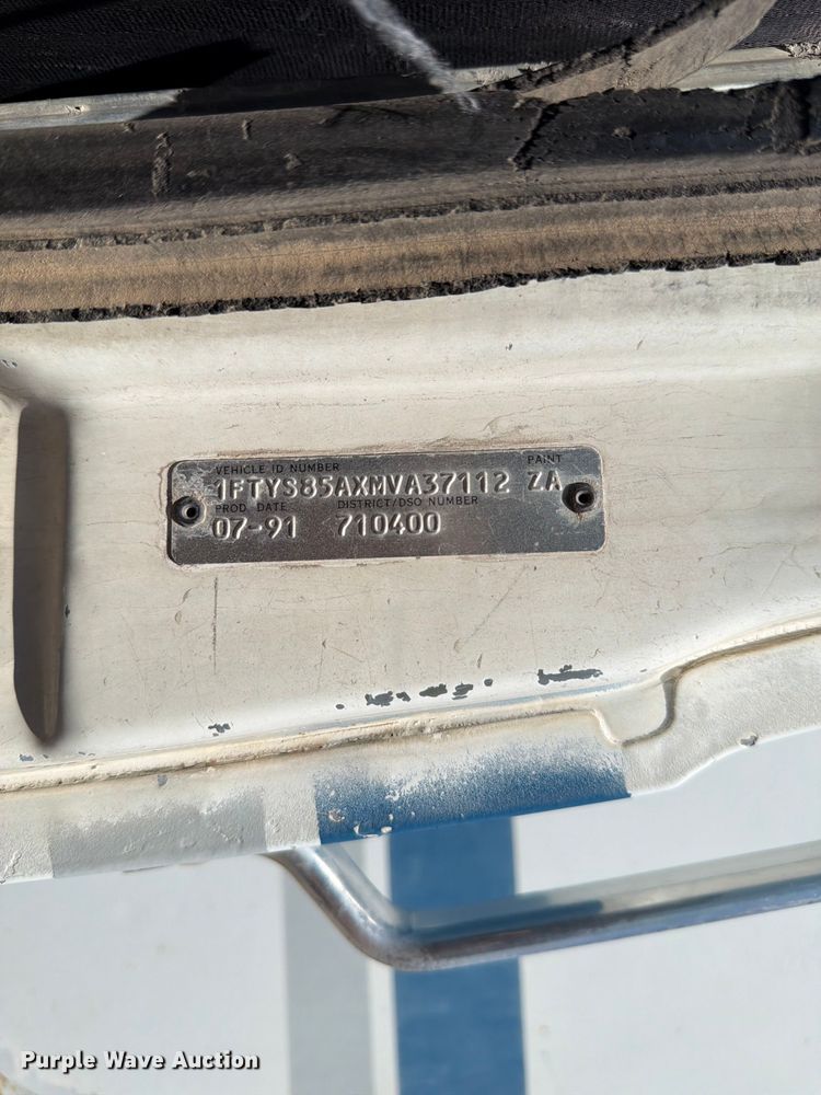 image for item FK4516 1991 Ford LA8000 water truck