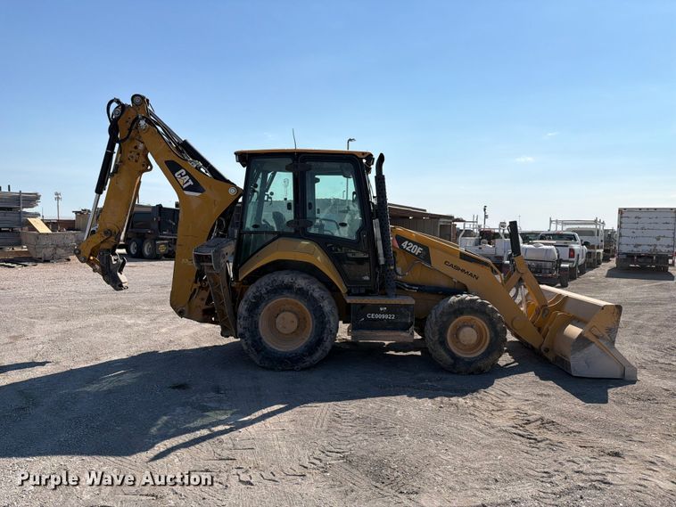 image for item FK4517 Caterpillar 420F2 backhoe