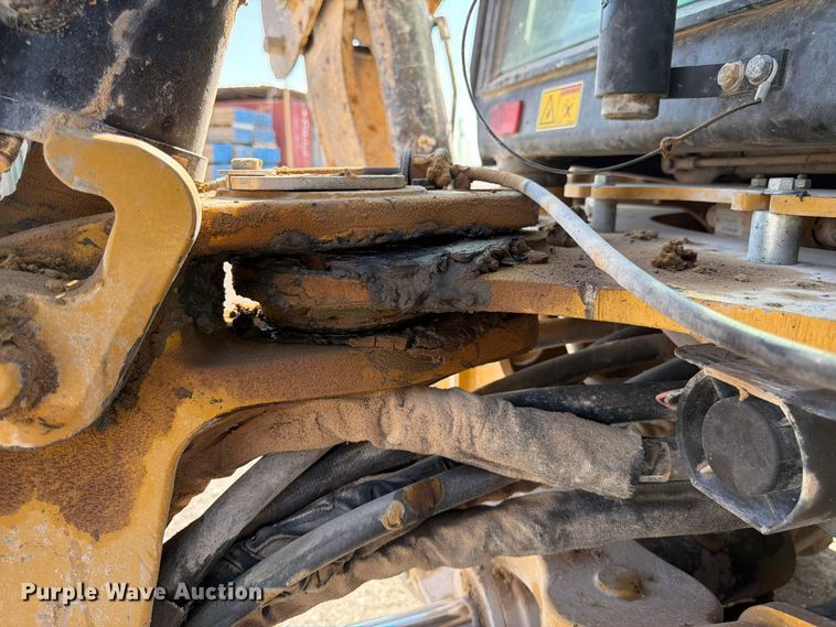 image for item FK4517 Caterpillar 420F2 backhoe