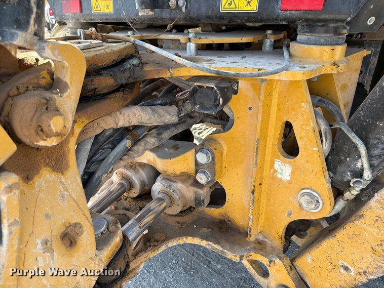 image for item FK4517 Caterpillar 420F2 backhoe