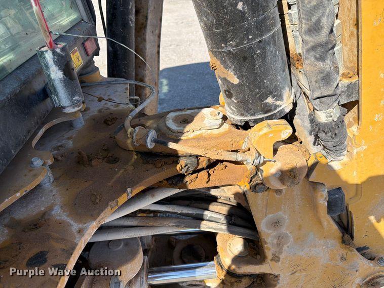 image for item FK4517 Caterpillar 420F2 backhoe