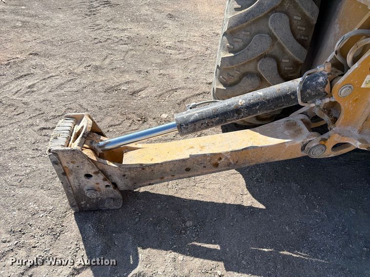 image for item FK4517 Caterpillar 420F2 backhoe