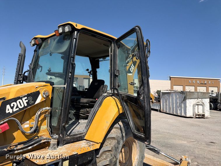 image for item FK4517 Caterpillar 420F2 backhoe