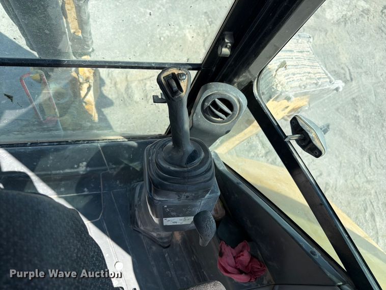 image for item FK4517 Caterpillar 420F2 backhoe