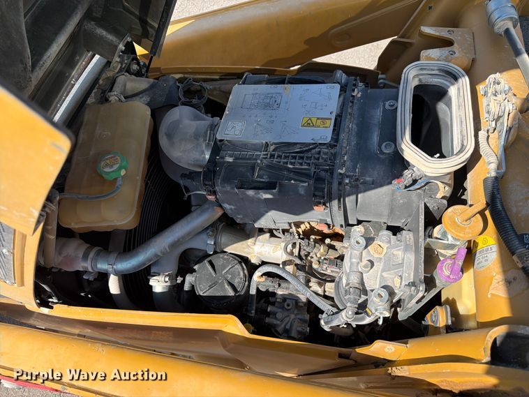image for item FK4517 Caterpillar 420F2 backhoe