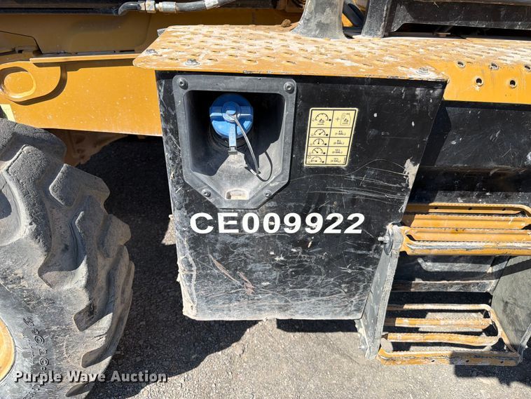 image for item FK4517 Caterpillar 420F2 backhoe