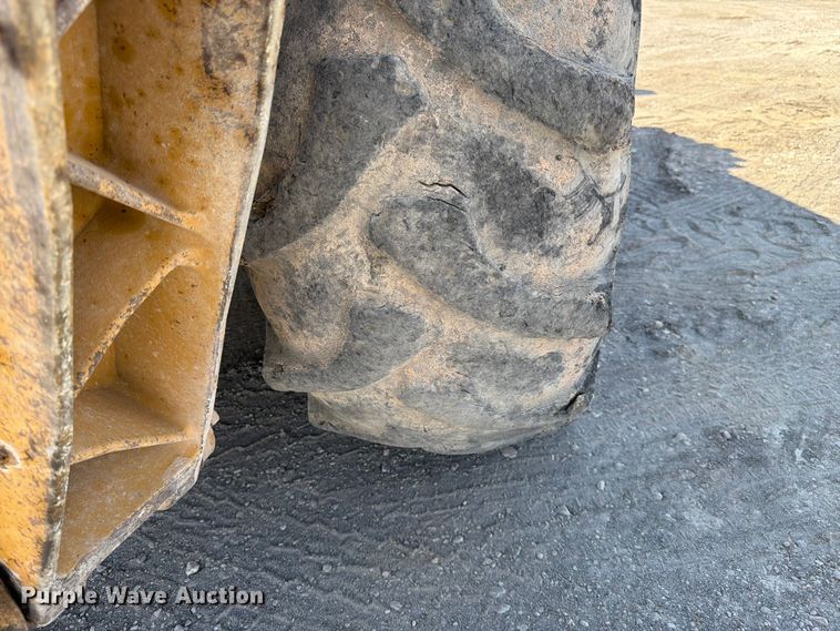 image for item FK4517 Caterpillar 420F2 backhoe