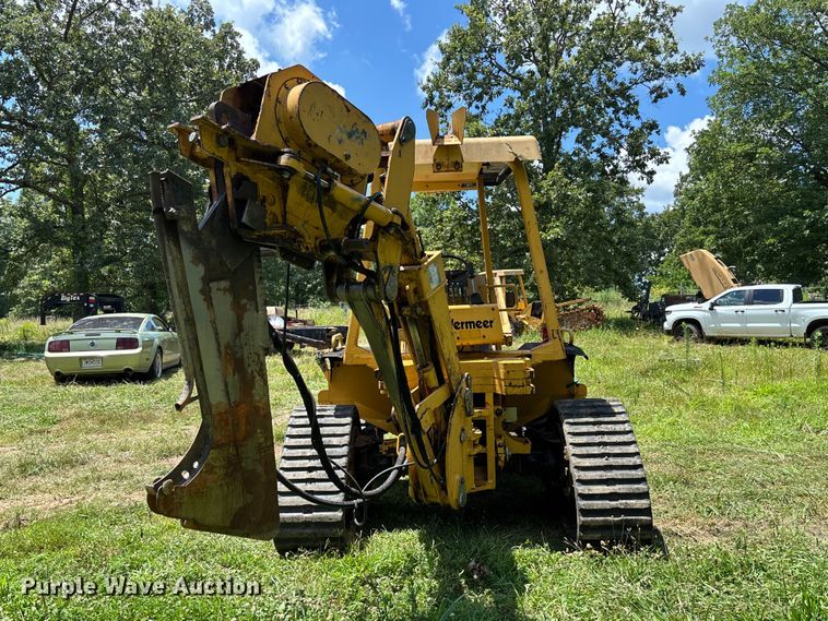 image for item FM6506 2008 Vermeer RTX1250 cable plow