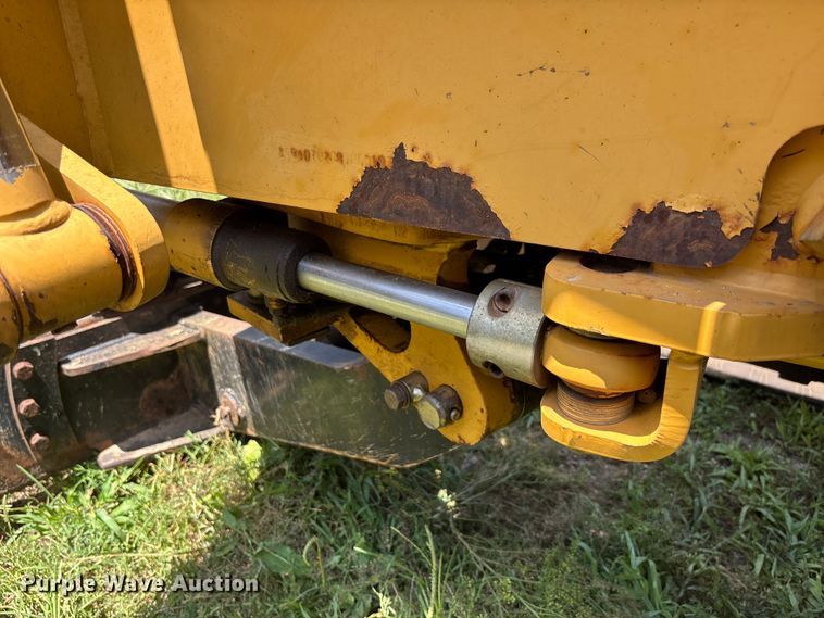 image for item FM6506 2008 Vermeer RTX1250 cable plow