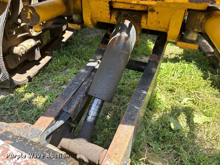 image for item FM6506 2008 Vermeer RTX1250 cable plow
