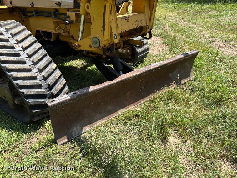 image for item FM6506 2008 Vermeer RTX1250 cable plow