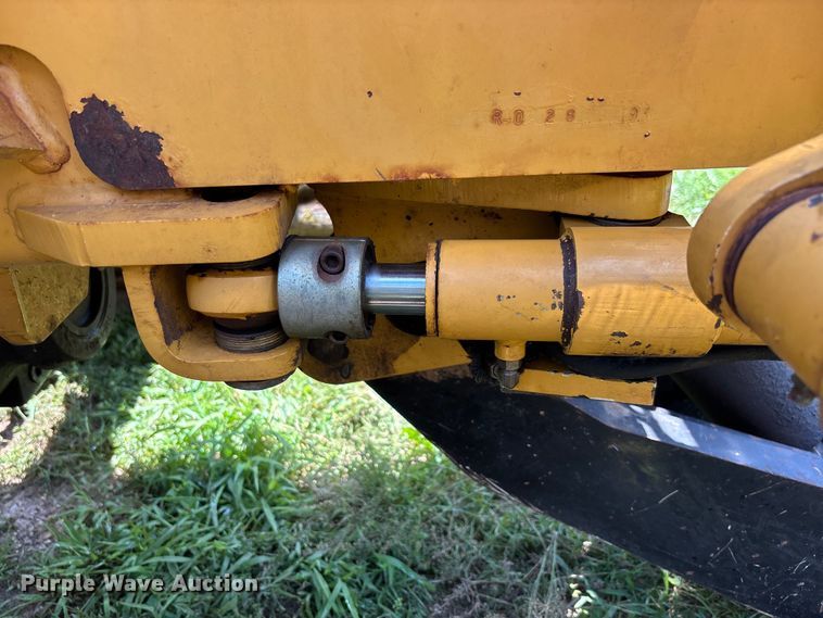 image for item FM6506 2008 Vermeer RTX1250 cable plow