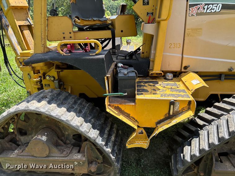 image for item FM6506 2008 Vermeer RTX1250 cable plow