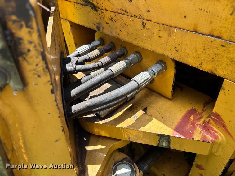 image for item FM6506 2008 Vermeer RTX1250 cable plow
