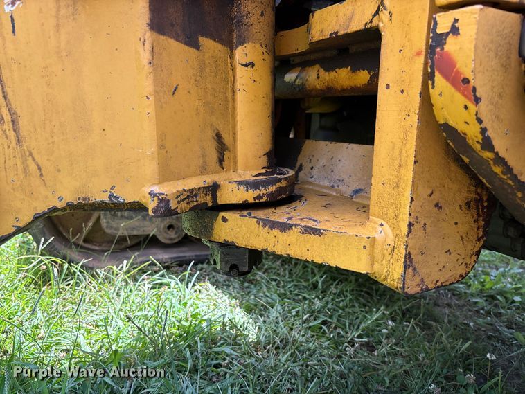 image for item FM6506 2008 Vermeer RTX1250 cable plow