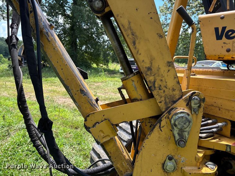 image for item FM6506 2008 Vermeer RTX1250 cable plow