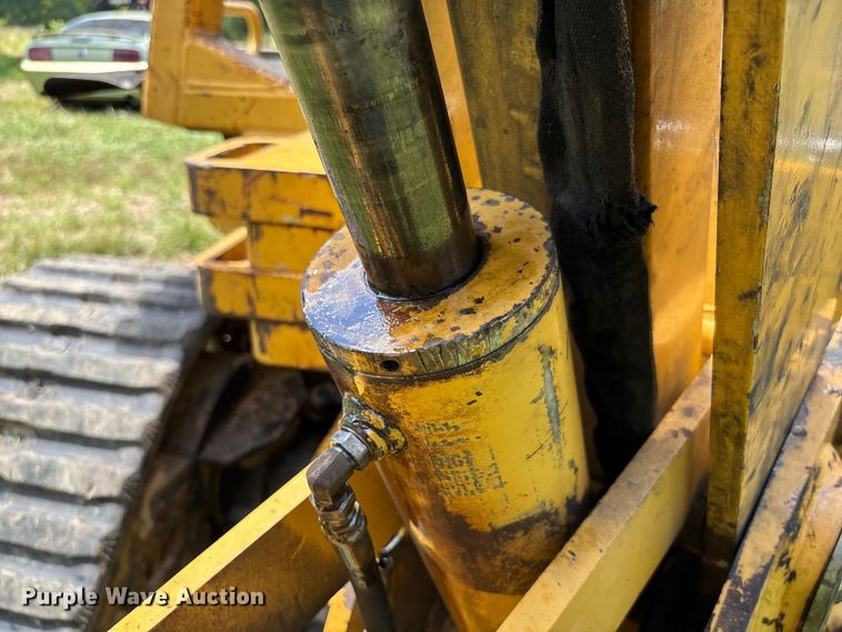 image for item FM6506 2008 Vermeer RTX1250 cable plow