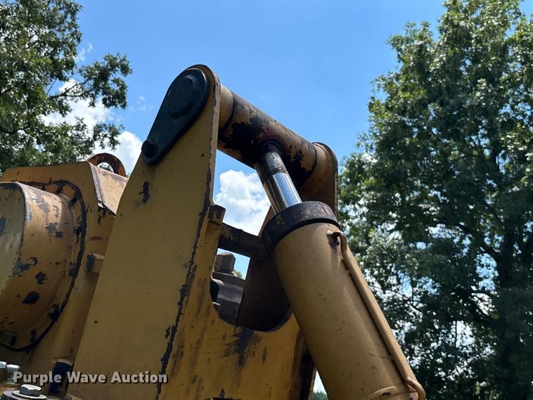 image for item FM6506 2008 Vermeer RTX1250 cable plow