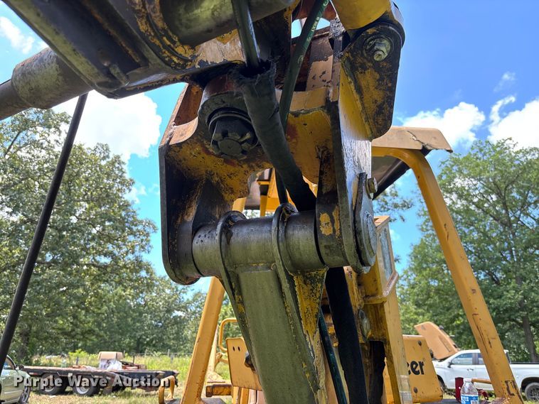 image for item FM6506 2008 Vermeer RTX1250 cable plow