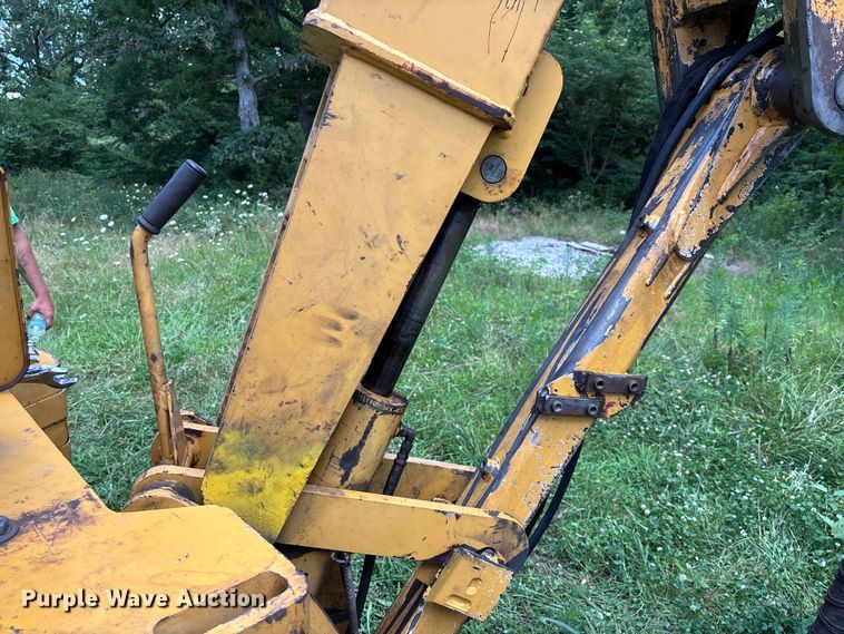 image for item FM6506 2008 Vermeer RTX1250 cable plow