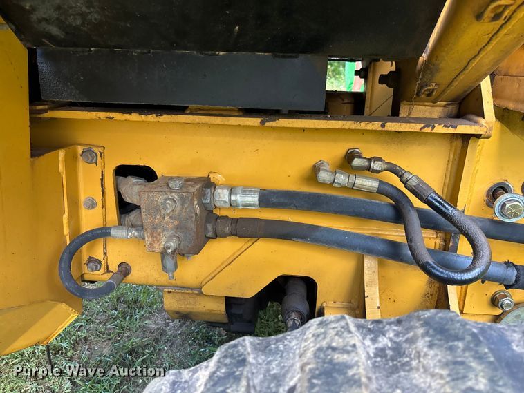 image for item FM6506 2008 Vermeer RTX1250 cable plow