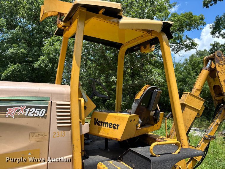 image for item FM6506 2008 Vermeer RTX1250 cable plow