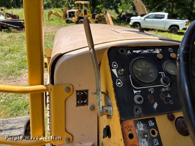 image for item FM6506 2008 Vermeer RTX1250 cable plow