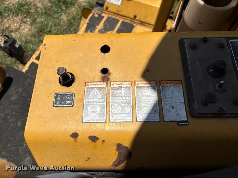 image for item FM6506 2008 Vermeer RTX1250 cable plow