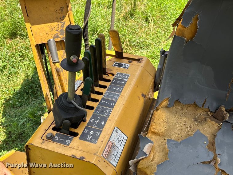 image for item FM6506 2008 Vermeer RTX1250 cable plow