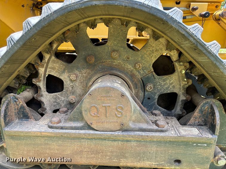 image for item FM6506 2008 Vermeer RTX1250 cable plow