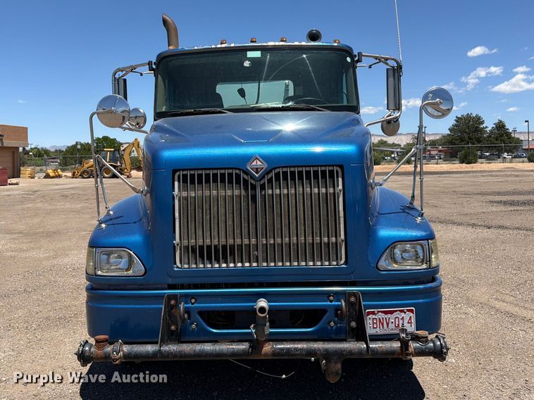 image for item FM7548 2006 International 9200i water truck