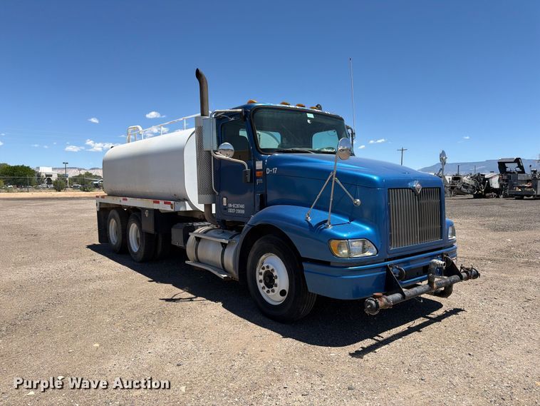 image for item FM7548 2006 International 9200i water truck