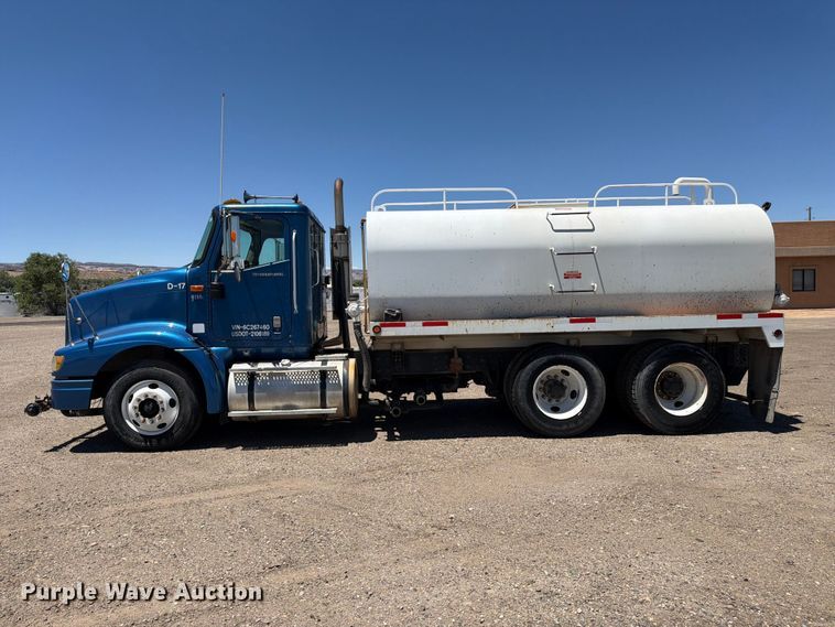 image for item FM7548 2006 International 9200i water truck